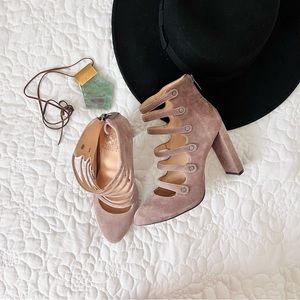 Vince Camuto Multi straps Chunky Heels